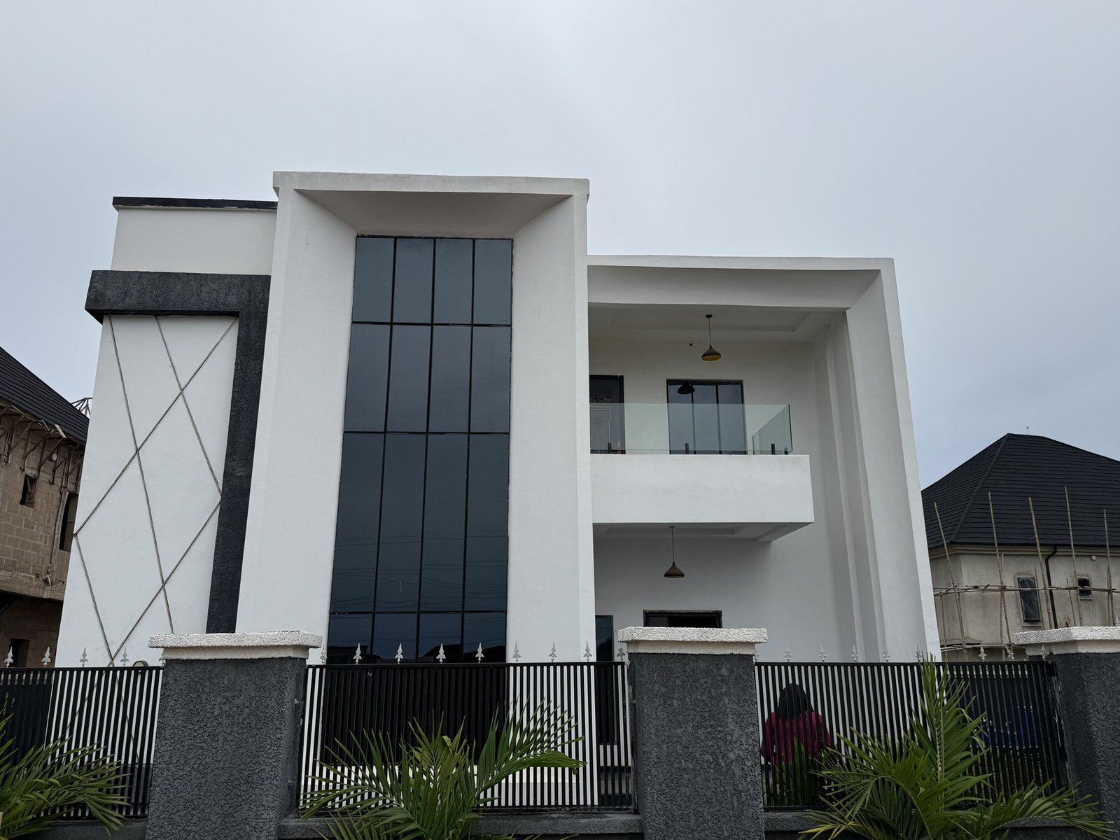 Luxury 4 bedroom Duplex photo 1