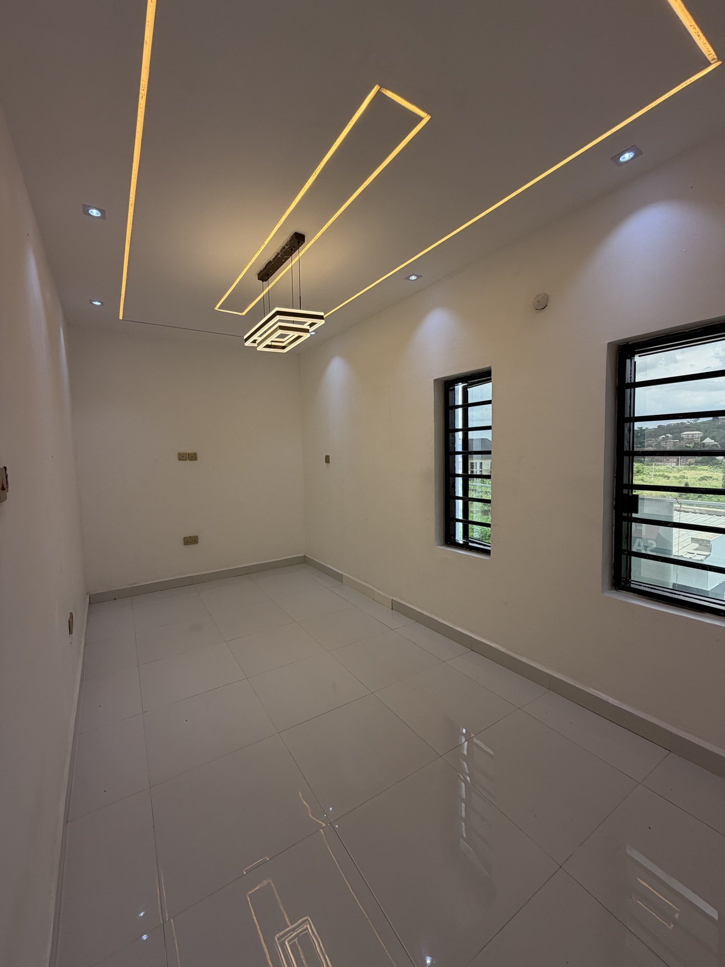 Affordable 4-bedroom Duplex with Gatehouse photo 5