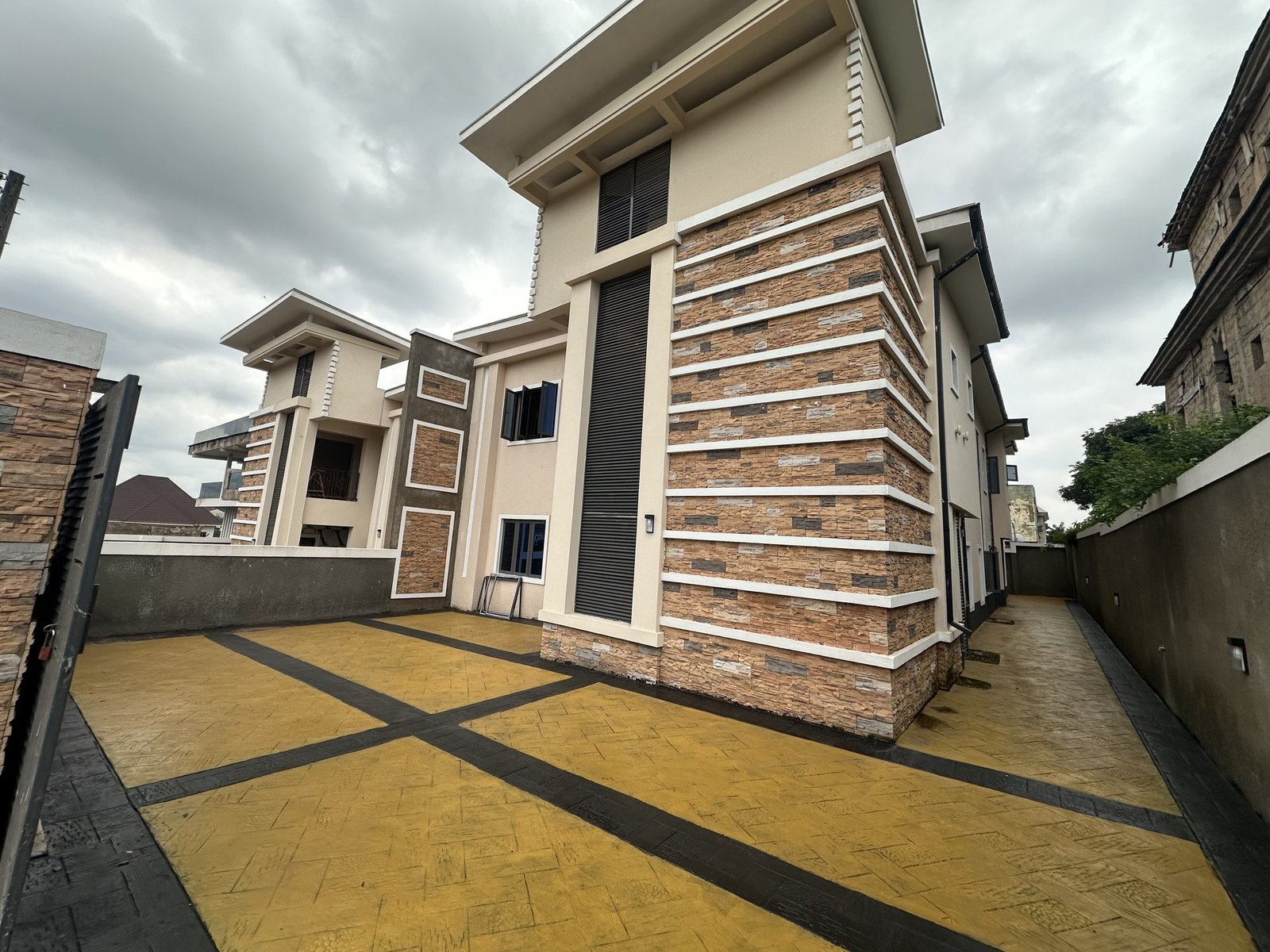 8 Bedroom duplex photo 1
