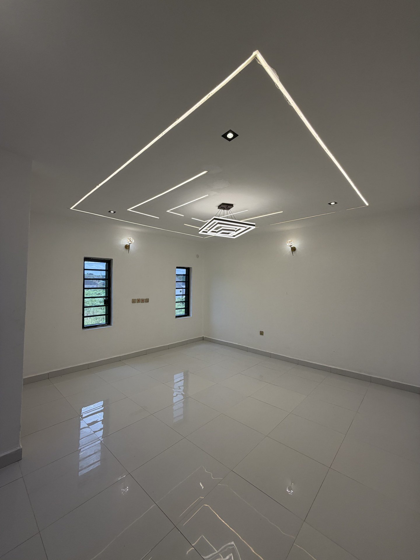 Affordable 4-bedroom Duplex with Gatehouse photo 4
