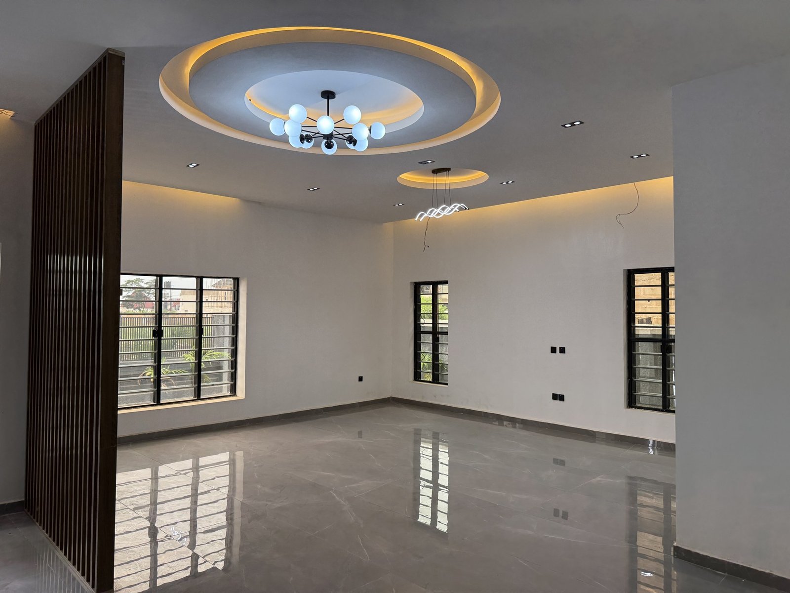 Luxury 4 bedroom Duplex photo 6